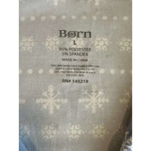 NWT Women’s Born 2pc Long Sleeve Notch Pajama Set Blue Snowflakes Sz. Large - Picture 5 of 5